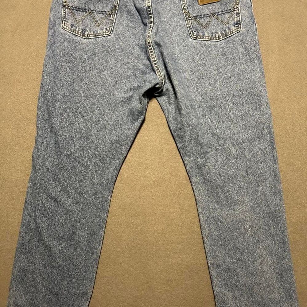 Wrangler Men's Blue and Navy Jeans